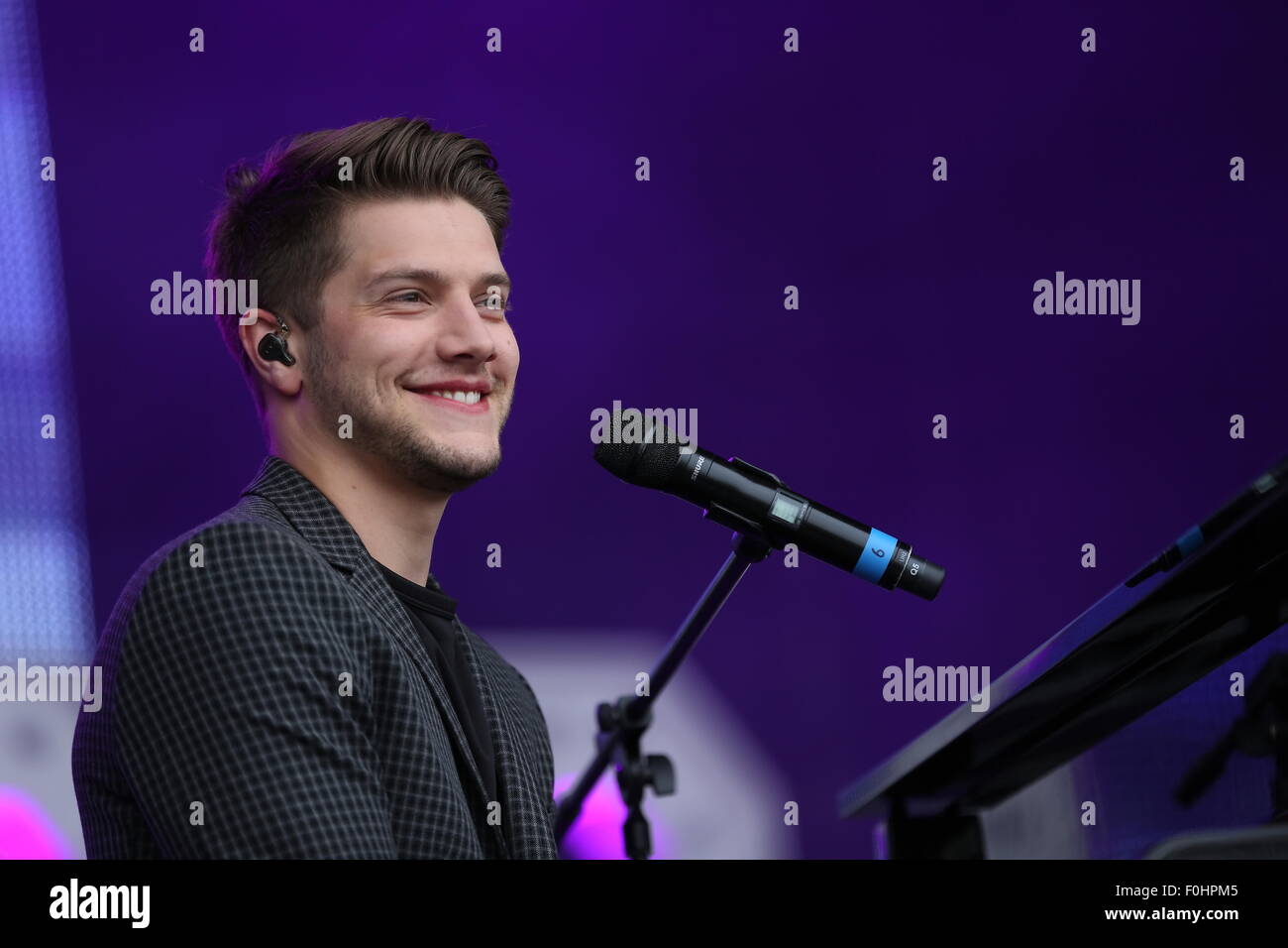 Betley, Cheshire, UK. 16th August, 2015. AJ Brown performs live at Betley Concerts held at