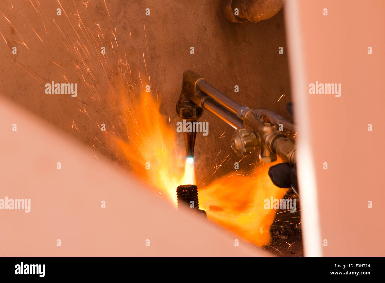 Torch cutting steel hi-res stock photography and images - Alamy