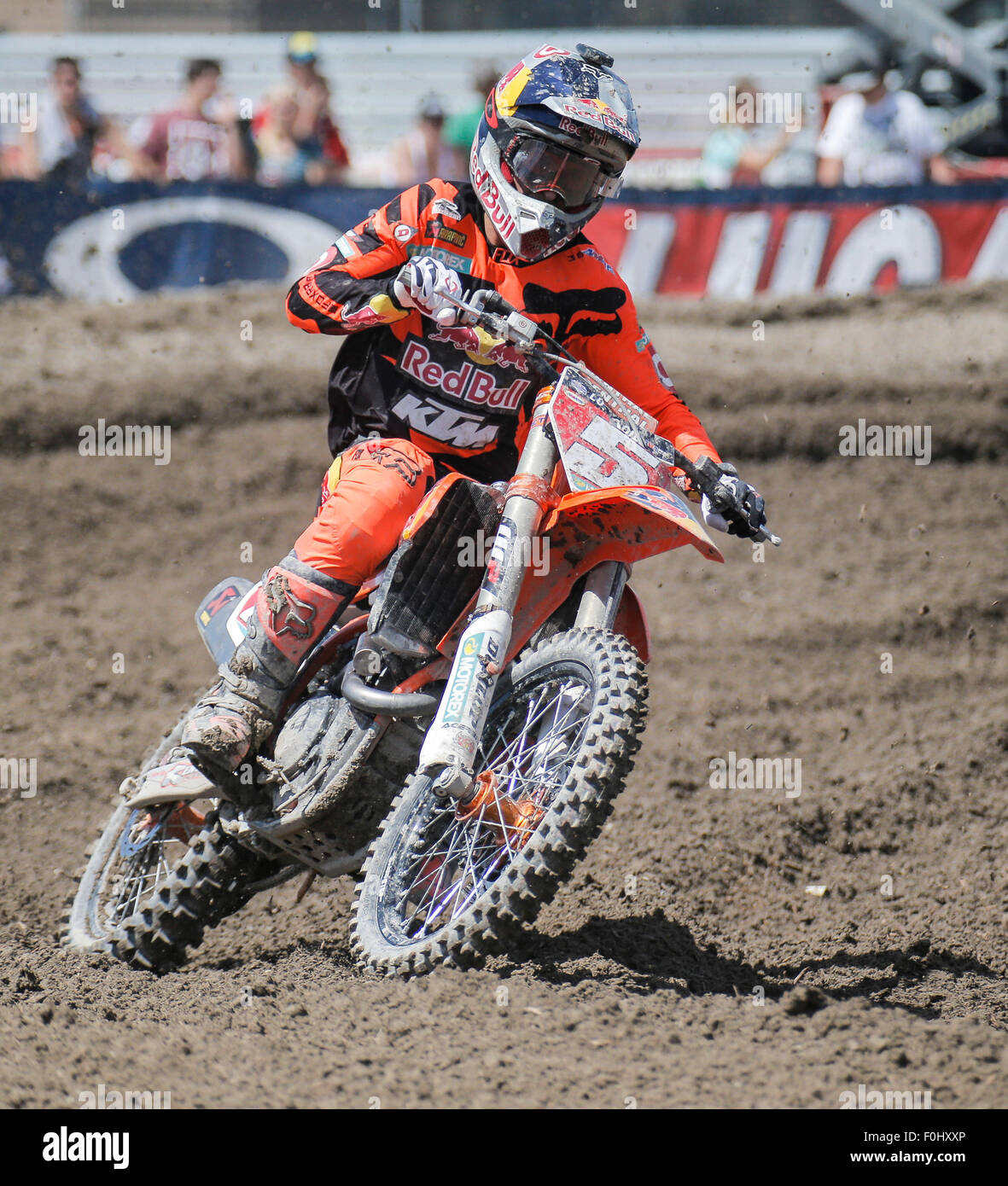 Tooele, UT, USA. 15th Aug, 2015. 5 Ryan Dungey tries to close in on