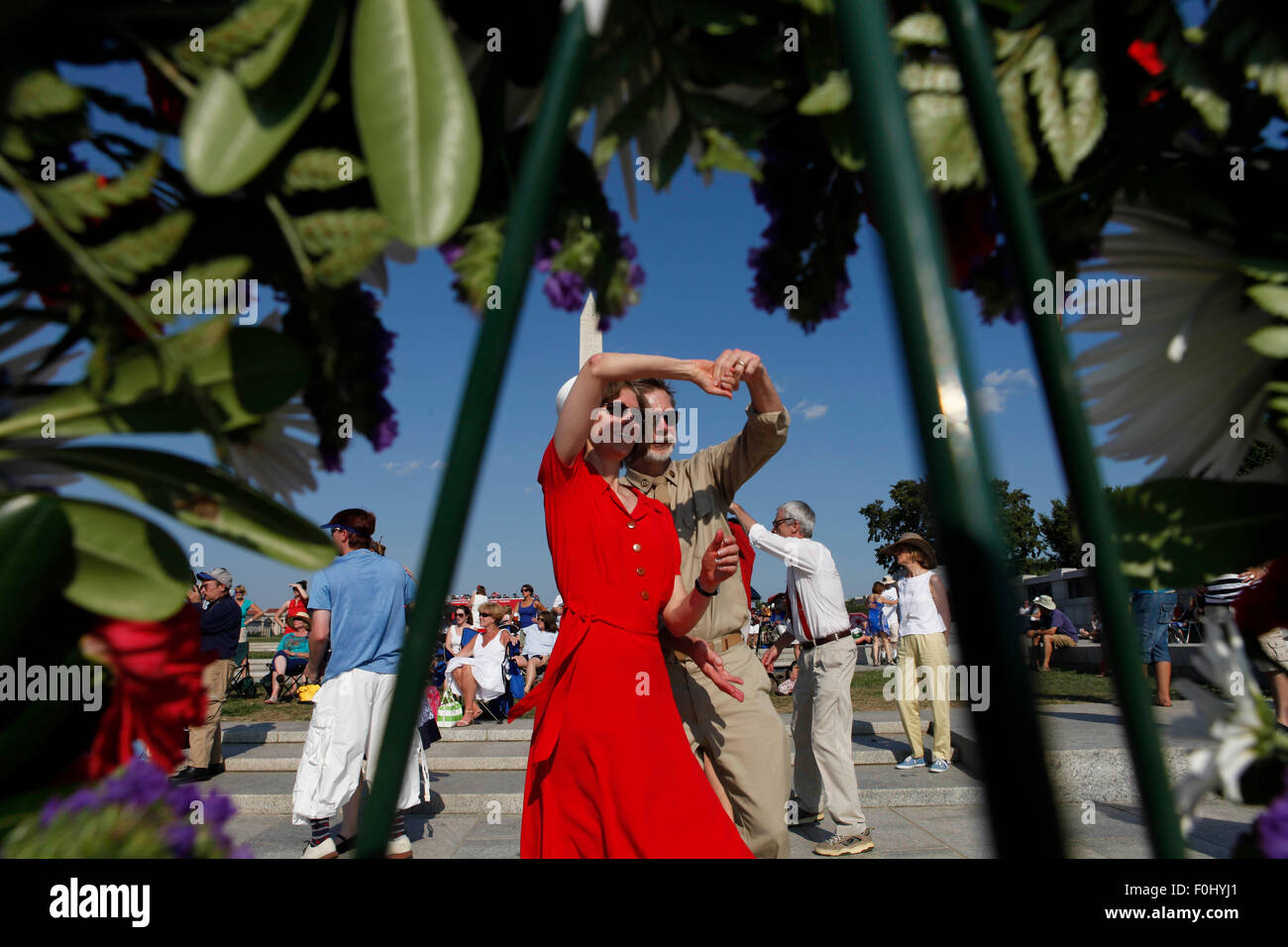 Washington, DC, USA. 16th Aug, 2015. A group of dancers play swing