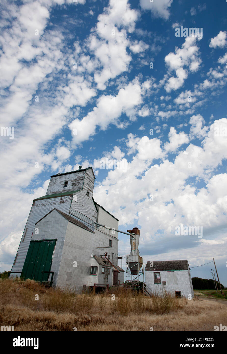 Wooden Grain Elevator in Manitoba Canada Prairie Stock Photo Alamy