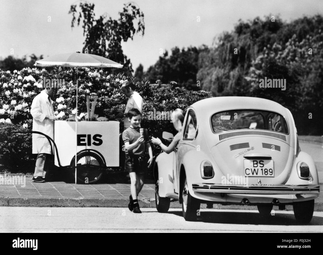 transport / transportation, car, vehicle variants, Volkswagen, VW 1302 beetle, in front of ice cream stand, 1970, Additional-Rights-Clearences-Not Available Stock Photo