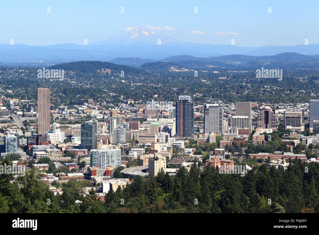 Portland oregon city view hi-res stock photography and images - Alamy