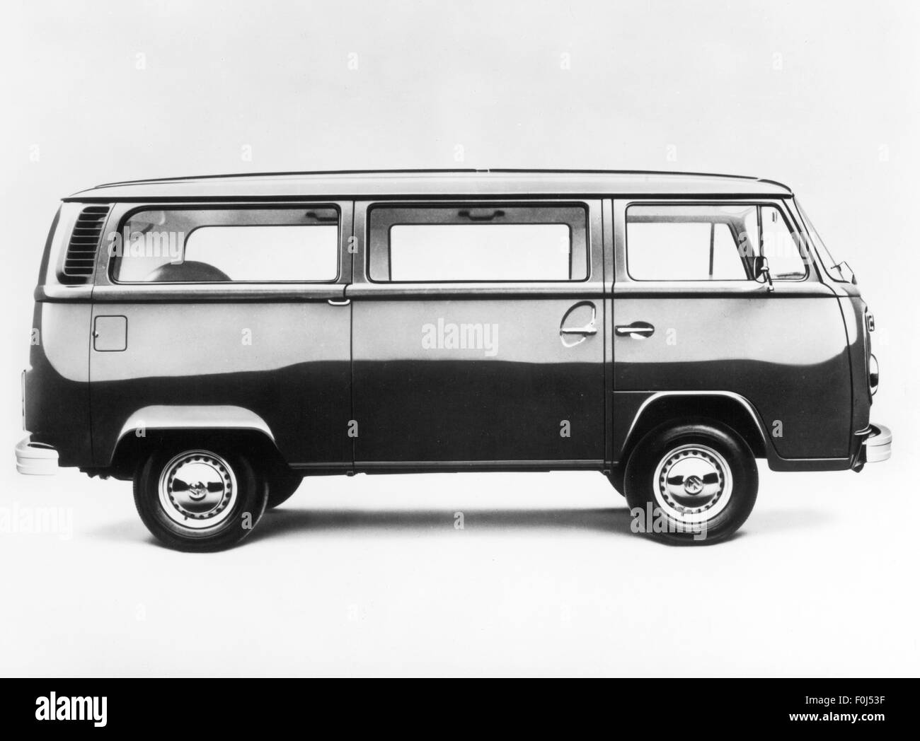 Vw vw coach hi-res stock photography and images - Alamy