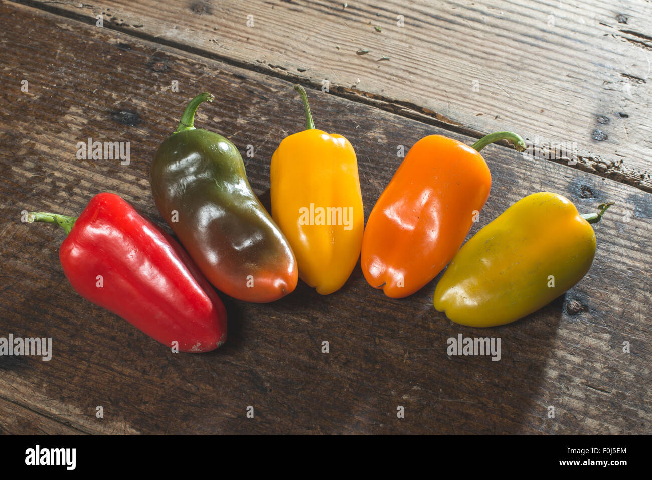 Yello peppers hi-res stock photography and images - Alamy