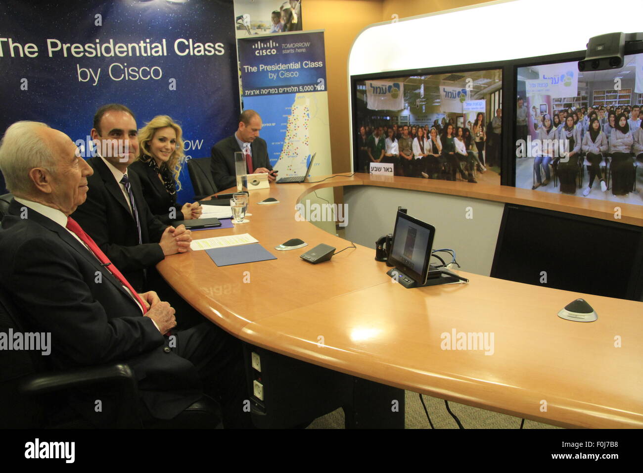 President Shimon Peres delivered the largest online civics class in the world from Cisco's Headquarters in Israel, setting a new Guinness World Record Stock Photo