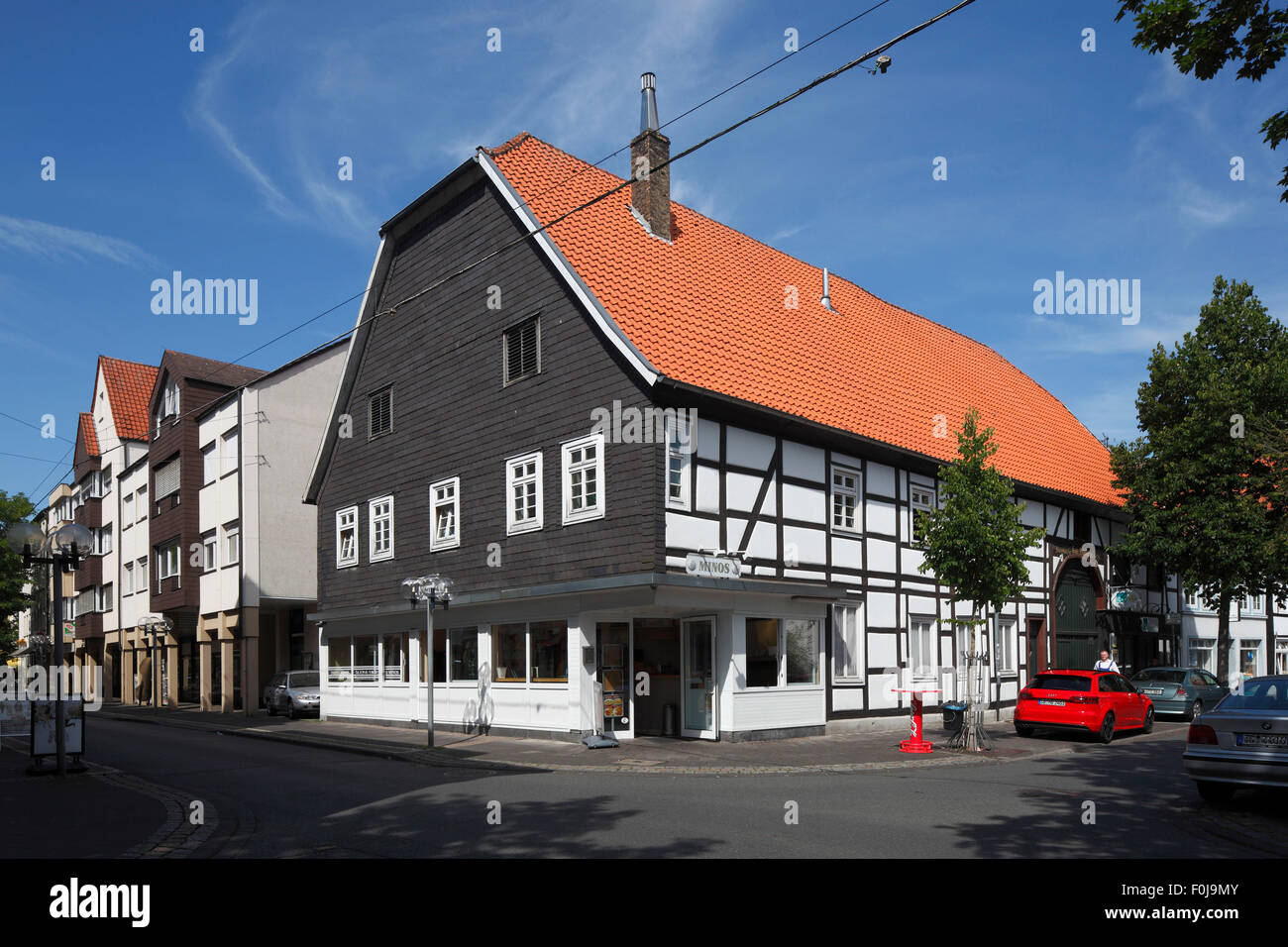 Wohnhaus und Geschaeftshaus Ecke Cappelstrasse und Fleischhauerstrasse, Fachwerkhaus mit Schieferfassade in Lippstadt, Ostwestfalen, Nordrhein-Westfal Stock Photo