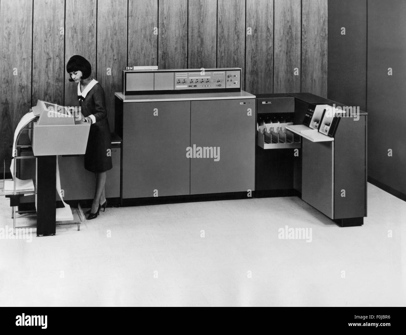 technics, computer, IBM System/360 Model 20 data processing unit, 1964, 20th century, EDP, IT, printer IBM 2203, central processing unit IBM 2020, card unit IBM 2560, punchcard, punchcards, punch card, punch cards, half length, standing, works, working, work, electronic data processing, information technology, Chief Information Officer, technics, technology, technologies, 1960s, 60s, computer, computers, historic, historical, woman, women, female, people, Additional-Rights-Clearences-Not Available Stock Photo