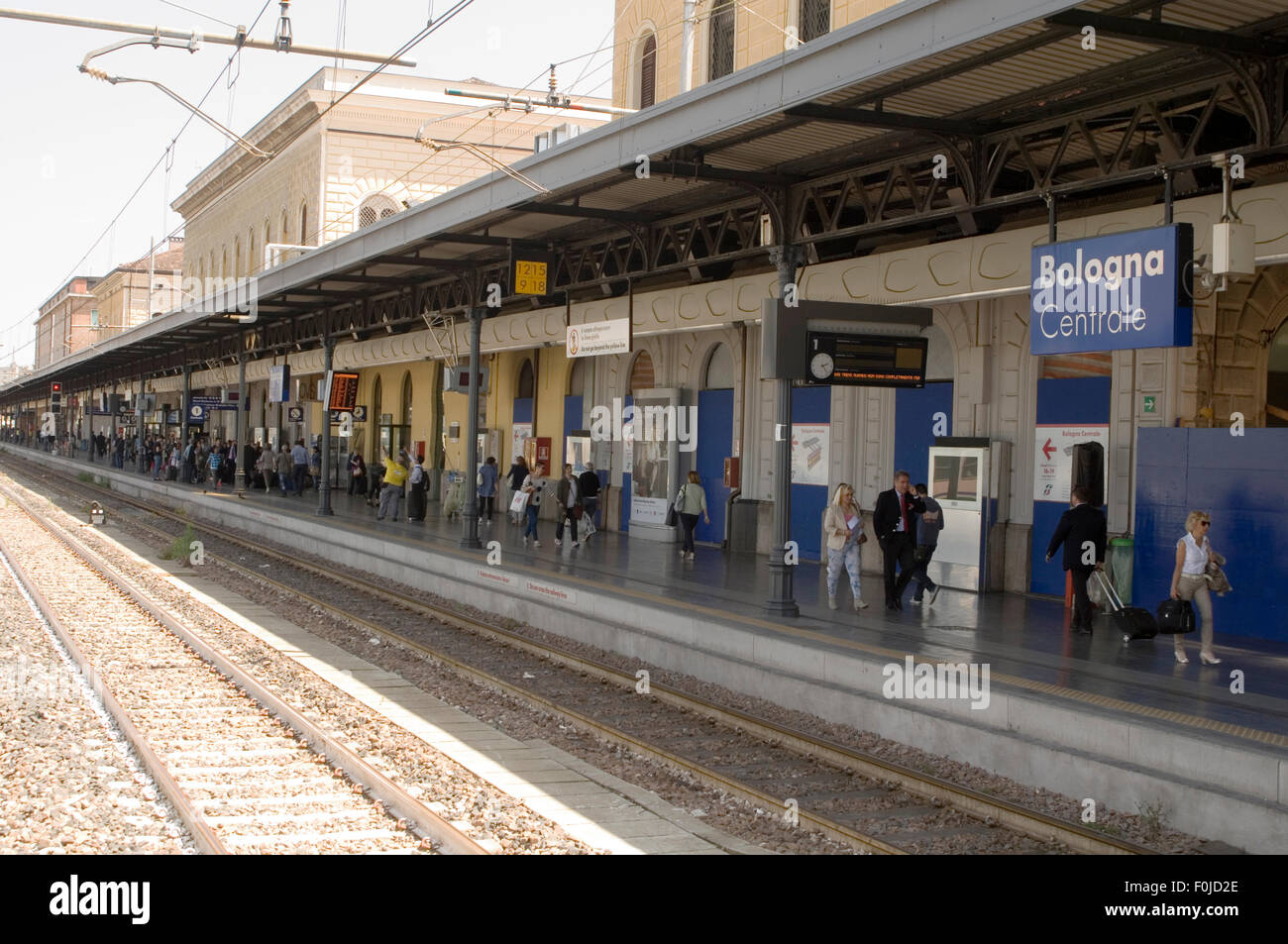 bologna station central centrale train stations italy italian station