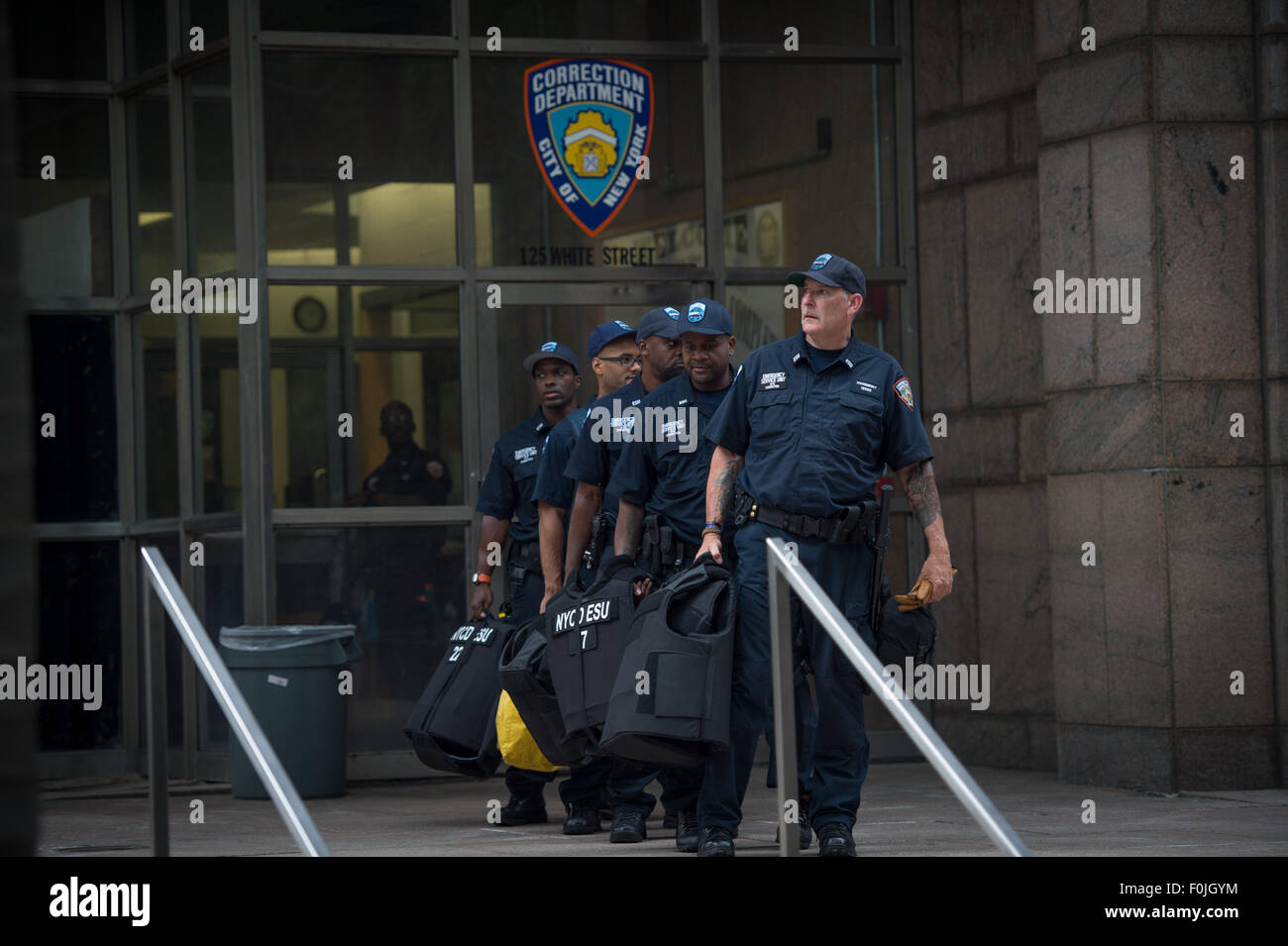 New York New York Usa 16th Aug 15 New York City Department Of Corrections Officers Exit Manhattan Detention Center Sunday August 16 15 C Bryan Smith Zuma Wire Alamy Live News Stock Photo Alamy