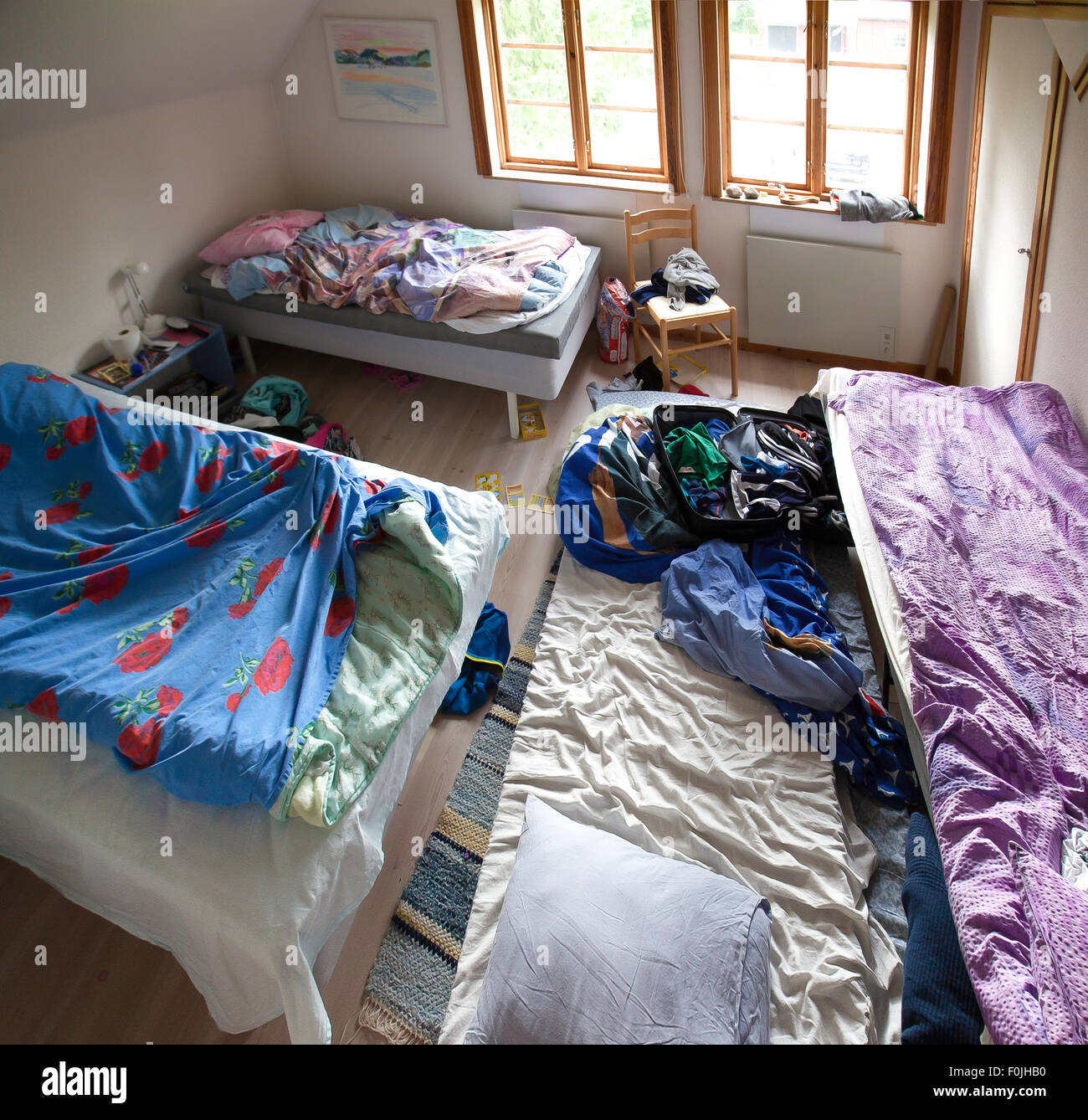 untidy-room-stock-photo-alamy