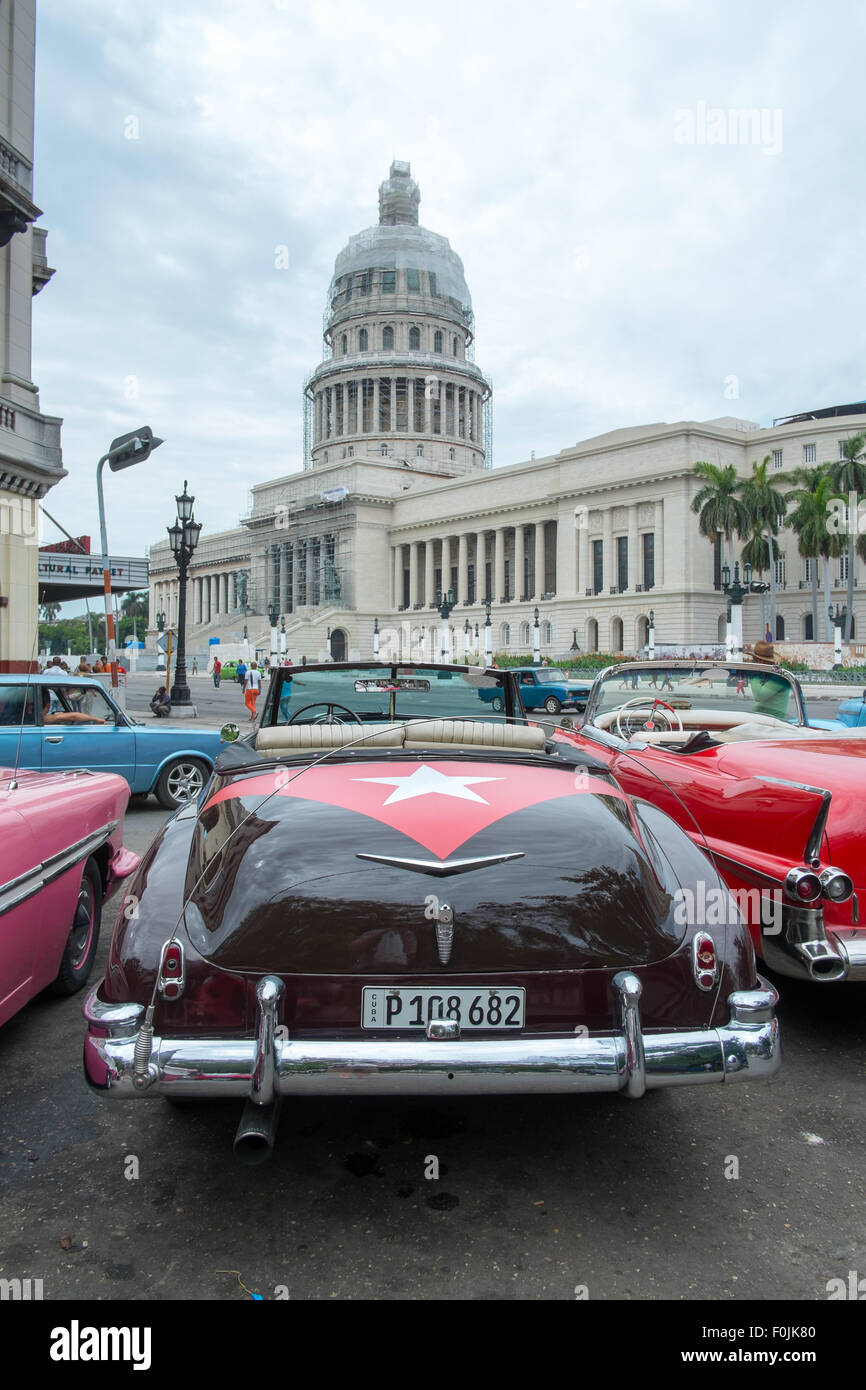 classic-american-1950s-cars-opposite-the-capitolio-building-havana