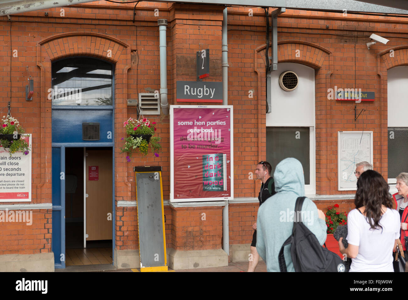Platform at Rugby Railway station, England, UK Stock Photo - Alamy