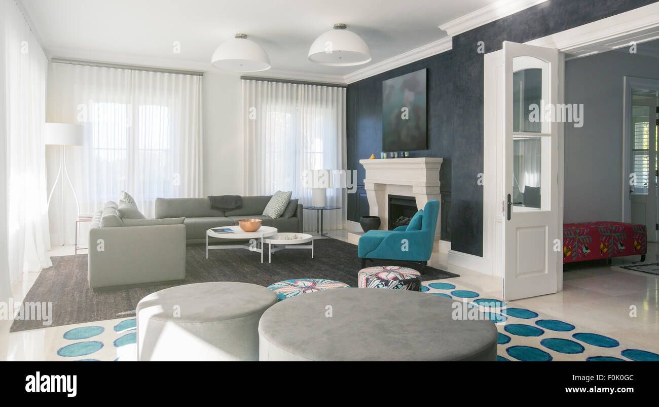 Home showcase living room Stock Photo - Alamy