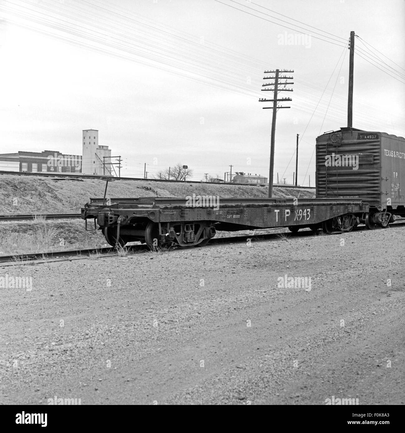 [Texas & Pacific, Maintenance of Way Flat Car No. X943] Stock Photo