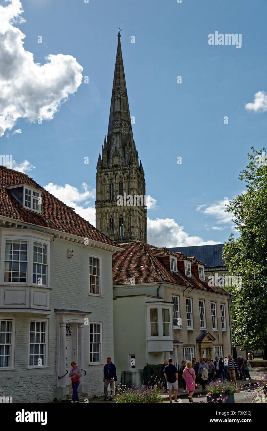 Salisbury Cathedral from The Close Stock Photo Alamy