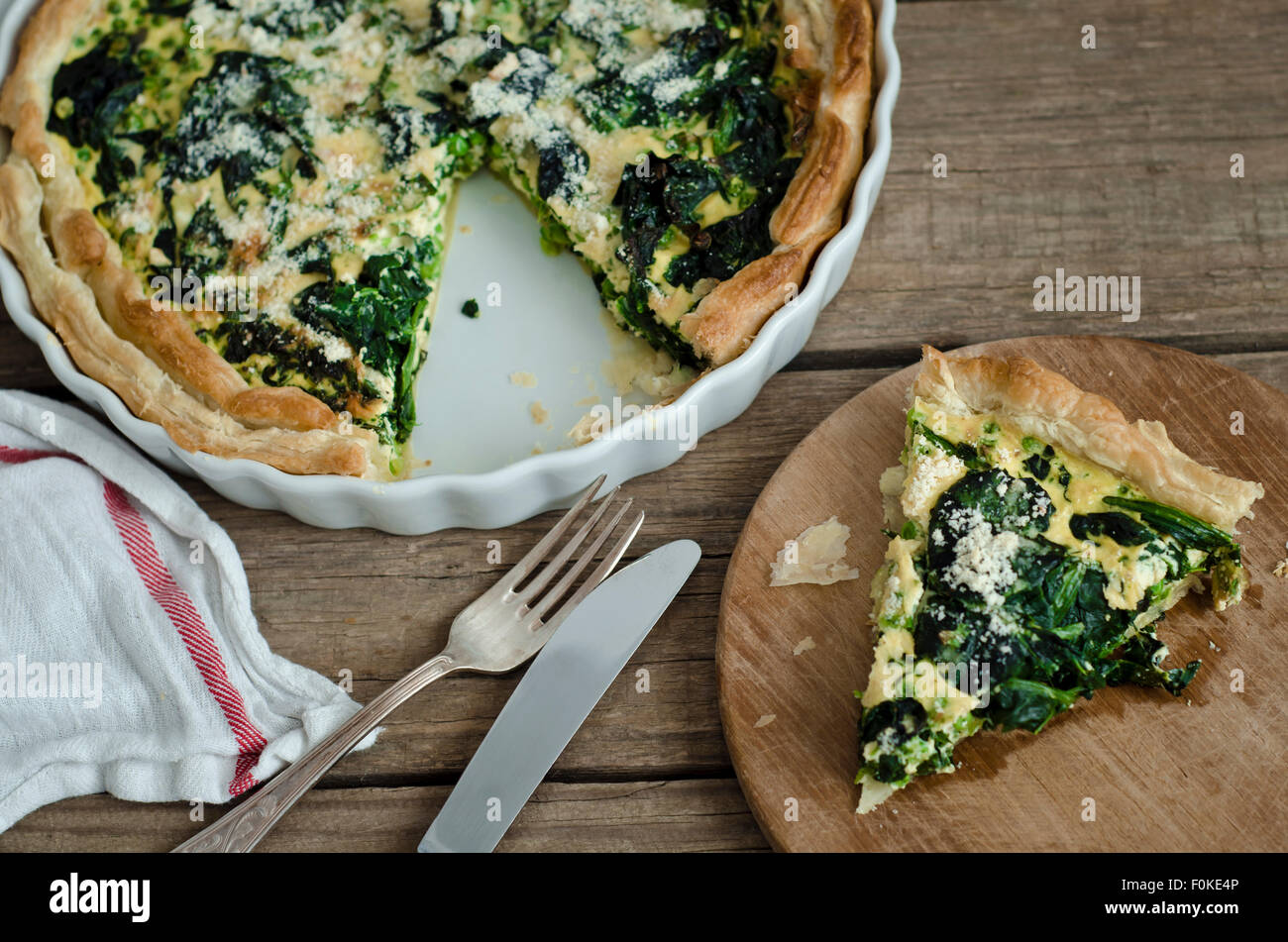 Vegetarian spinach pea quiche Stock Photo Alamy
