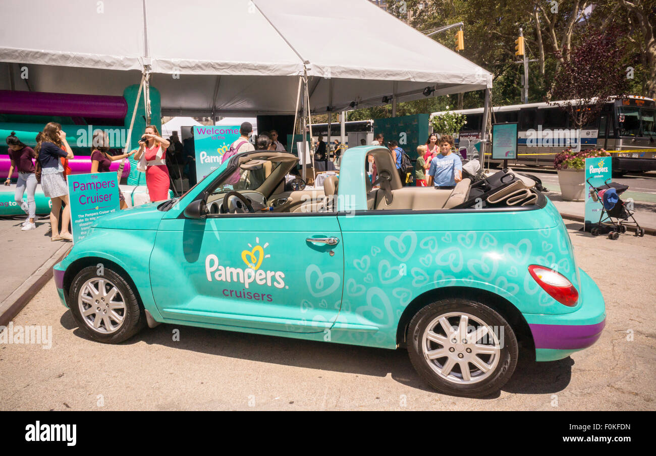 a-decorated-chrysler-pt-cruiser -at-the-entrance-to-a-procter-gamble-F0KFDN.jpg
