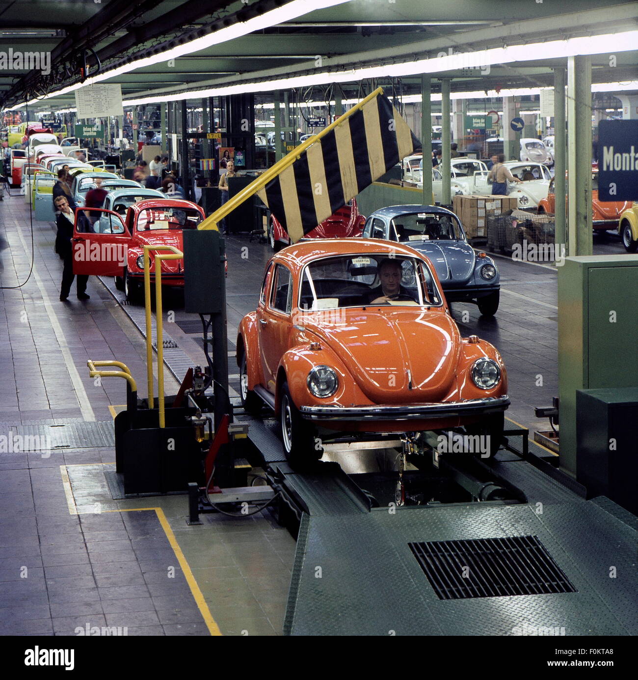 industry, car industry, Volkswagen, assembly of the VW Beetle, Wolfsburg, early 1970s, Additional-Rights-Clearences-Not Available Stock Photo