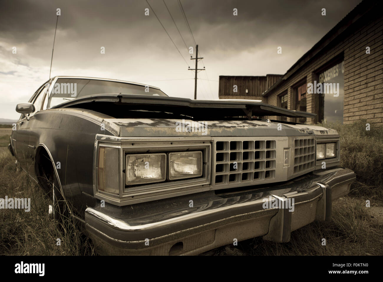 Old abandoned car hi-res stock photography and images - Alamy