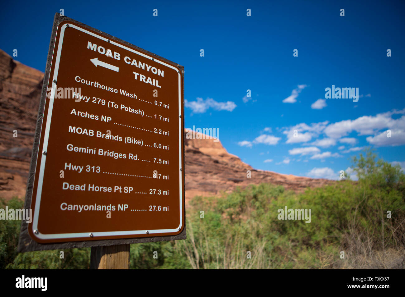 Entrance sign arches national park hires stock photography and images Alamy