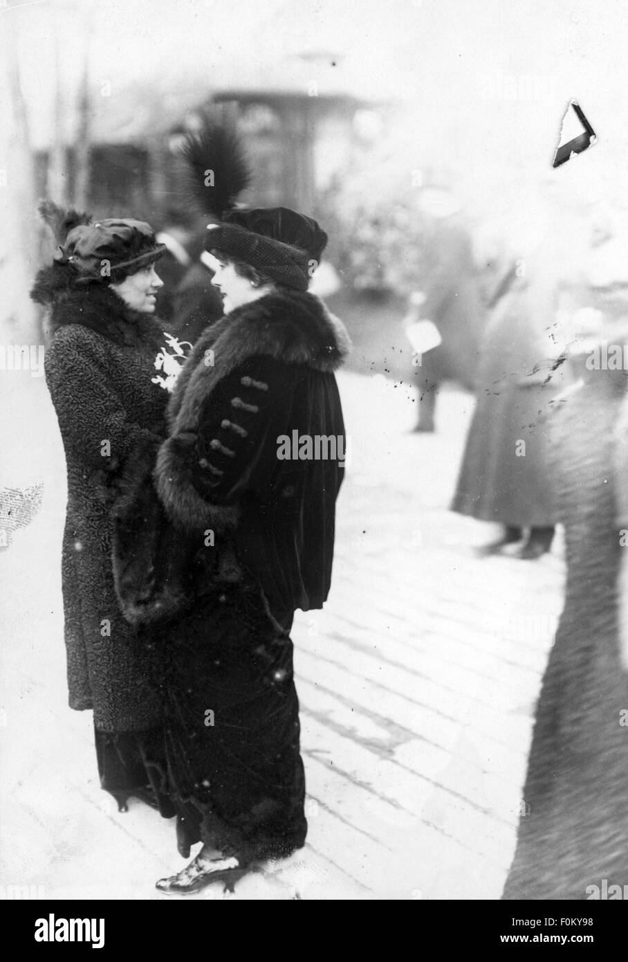 fashion, early 20th century / turn of the century, two ladies, Paris, circa 1910, Additional-Rights-Clearences-Not Available Stock Photo