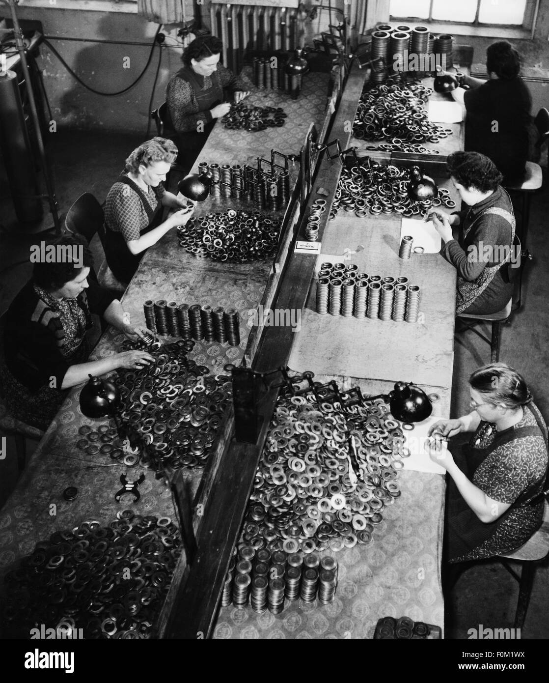 industry, metal, workers with copper rings, Kupfer-Asbest Co., Heilbronn, 1950s, Additional-Rights-Clearences-Not Available Stock Photo