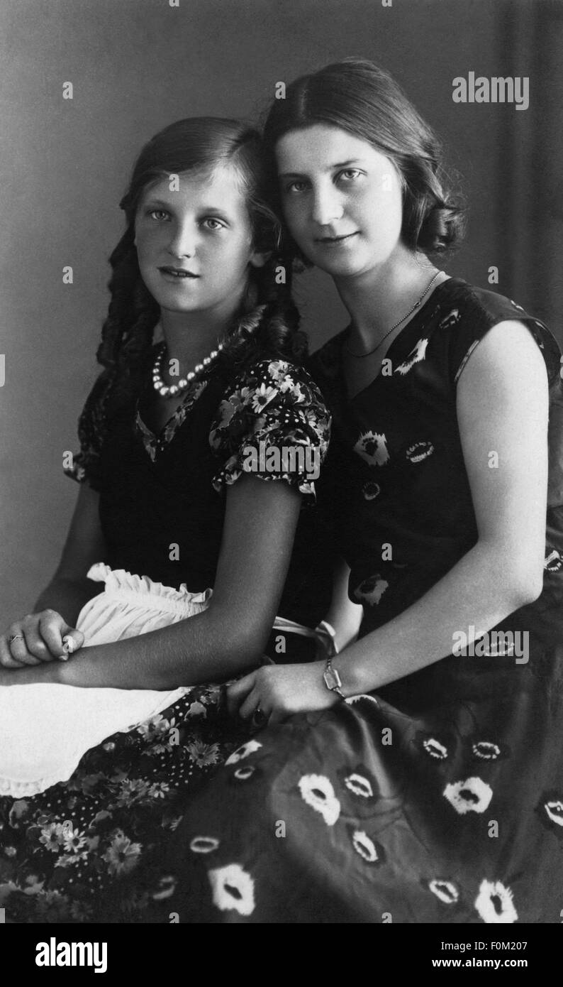 people, children, group / siblings - girls, two sister, Germany, 1931, Additional-Rights-Clearences-Not Available Stock Photo