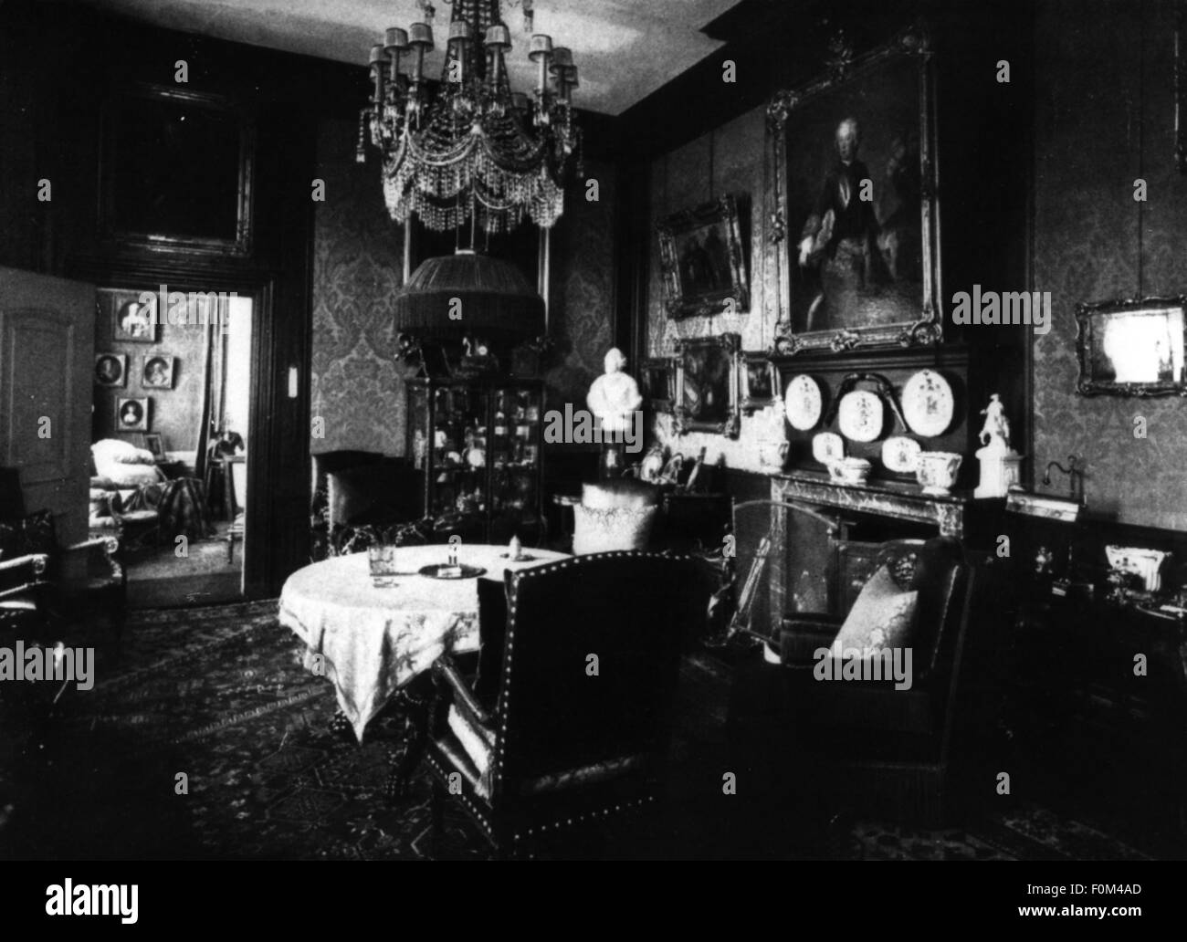 Wilhelm II, 27.1.1859 - 4.6.1941, German Emperor 1888 - 1918, exile, house in Doorn, Netherlands, interior, smoking room, Stock Photo