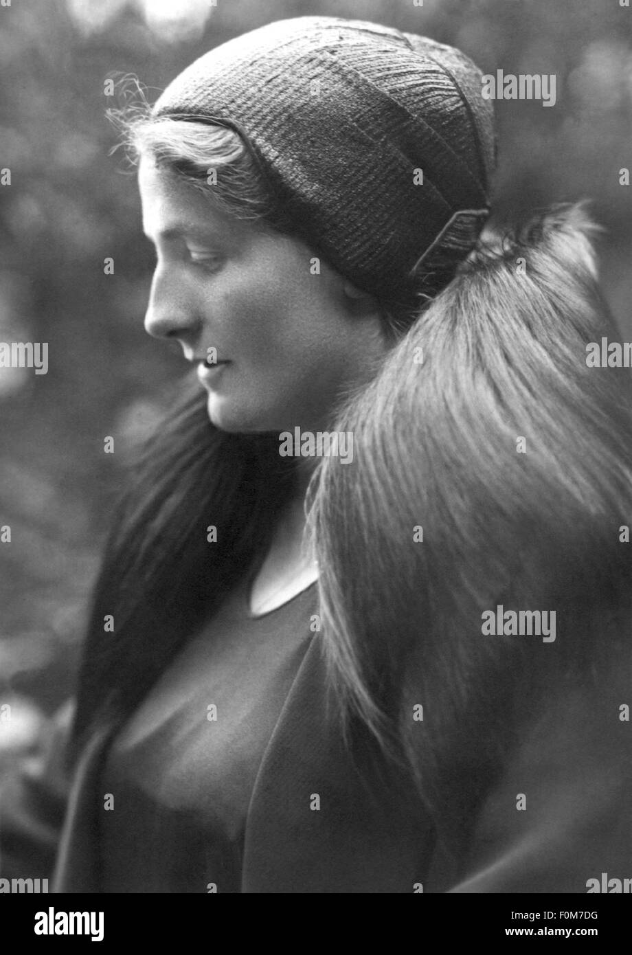 Wagner, Winifred, 23.6.1897 - 5.3.1980, daughter-in-law of Richard Wagner, portrait, profile, photo by A. Pieperhoff, Bayreuth, circa 1930, Stock Photo