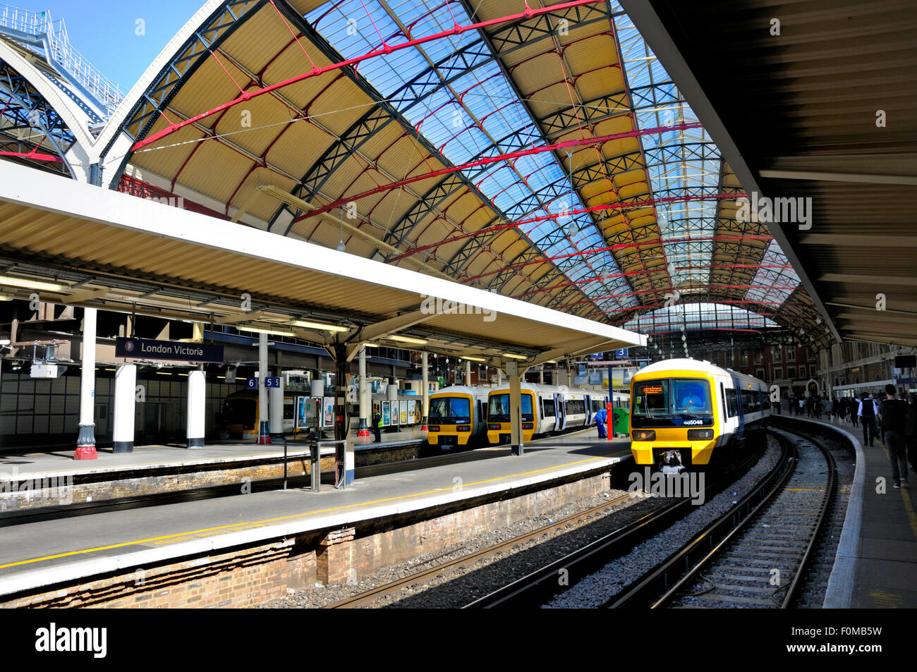 Victoria Train Station London High Resolution Stock Photography And Images Alamy