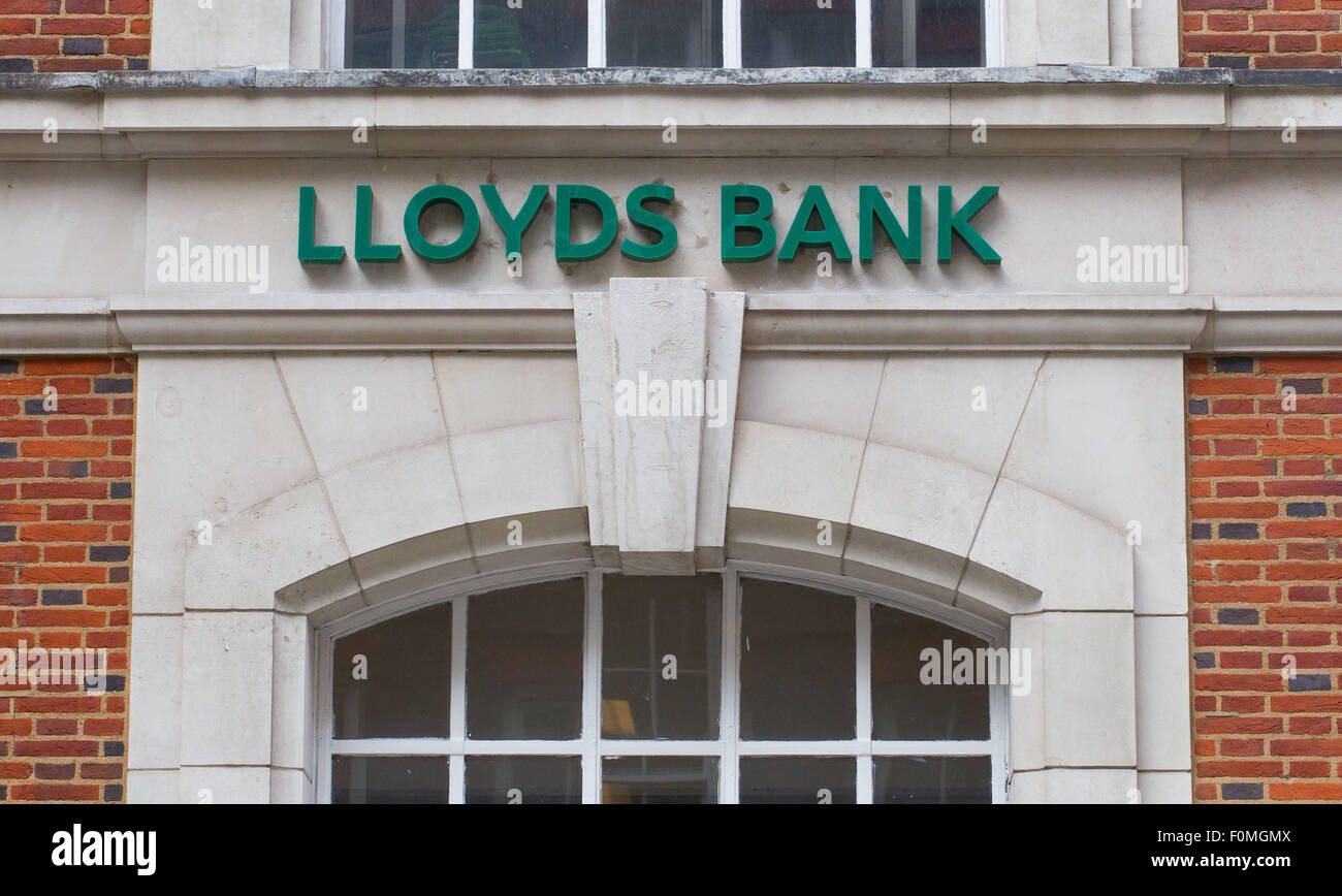 Lloyds Bank hanging sign outside a branch in Dean Stanley St, Westminster, London SW1P 3HU Stock Photo