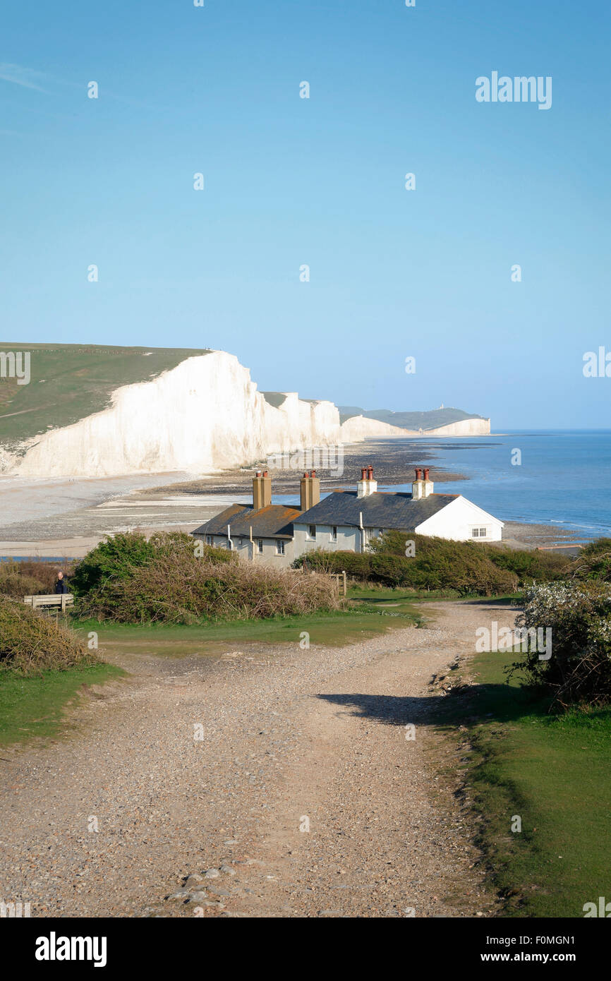 Seven Sisters cliffs & cottages on the South Downs Way, Seven Sisters Country Park, Eastbourne, East Sussex, England, UK Stock Photo