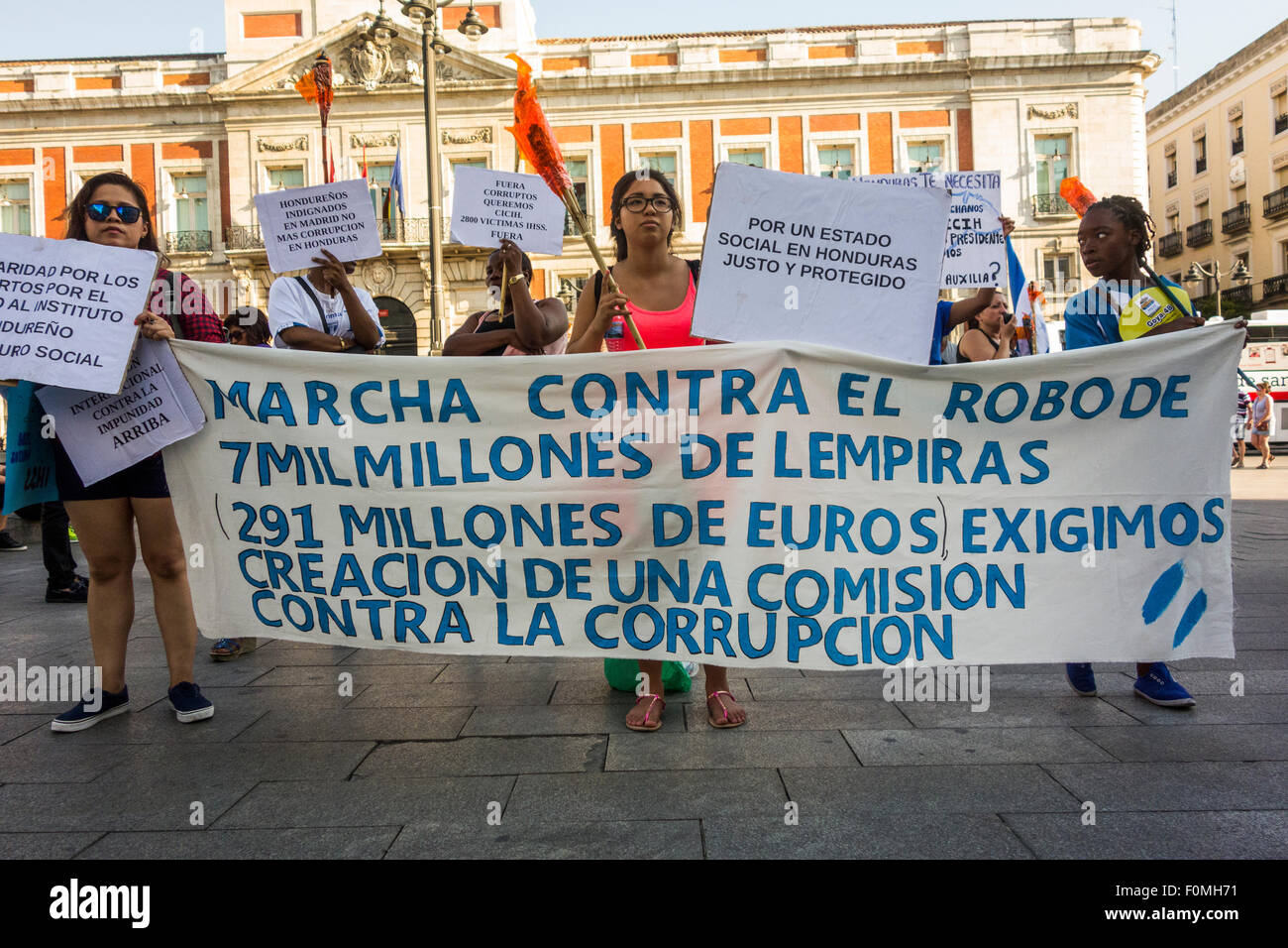 Hondurans protesting against corruption in Honduras, Puerta del Sol, Madrid, Spain Stock Photo