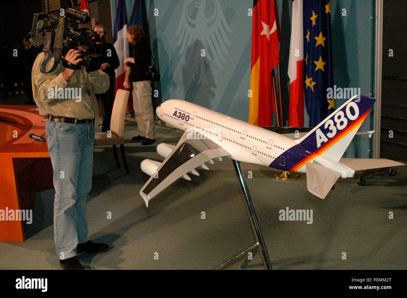 Modell des Airbus A 380 - deutsch-franzoesische Konsultationen mit Beteuiligung des EU-Beitrittsaspiranten Tuerkei am 26. Oktobe Stock Photo