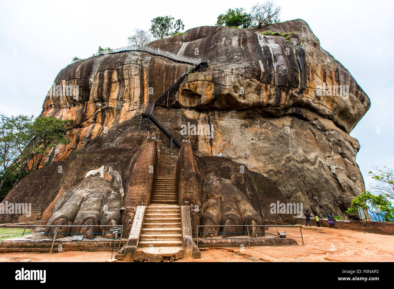 sri-lanka-sigiriya-lion-rock-stock-photo-alamy
