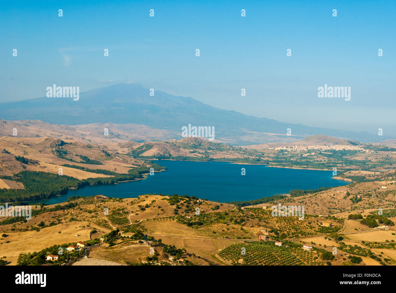 The lake of Pozzillo (Sicily), with volcano Etna in background Stock Photo