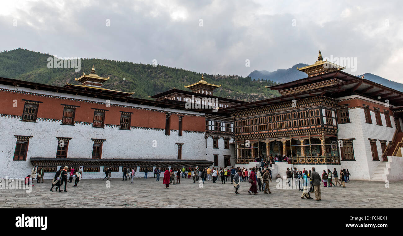 Crowd of tourists visiting Tashicho Dzong Thimpu Bhutan Stock Photo