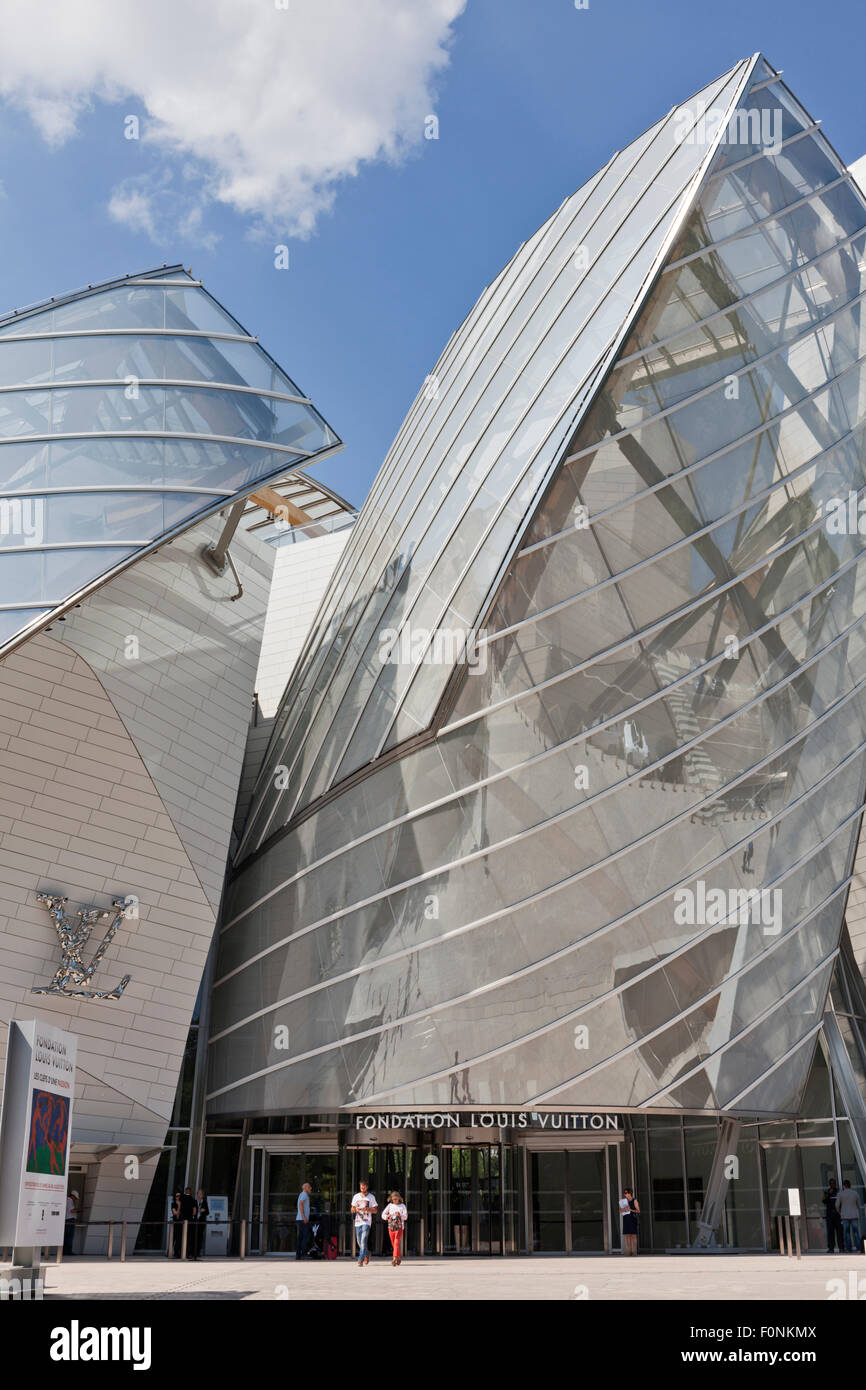 Main to the Louis Vuitton Foundation museum in the de Boulogne, France Stock Photo Alamy
