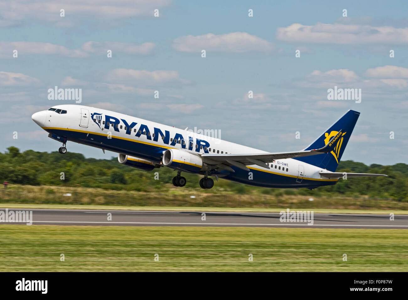 Boeing 737NG EI-DWE Ryanair Manchester Airport England Uk departure ...