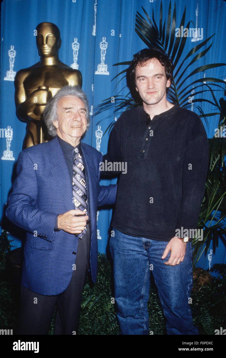 ARTHUR MILLER with Quentin Tarantino at the Oscar nominees lunch 1995.k0909lr. © Lisa Rose/Globe Photos/ZUMA Wire/ZUMA Wire/Alamy Live News Stock Photo