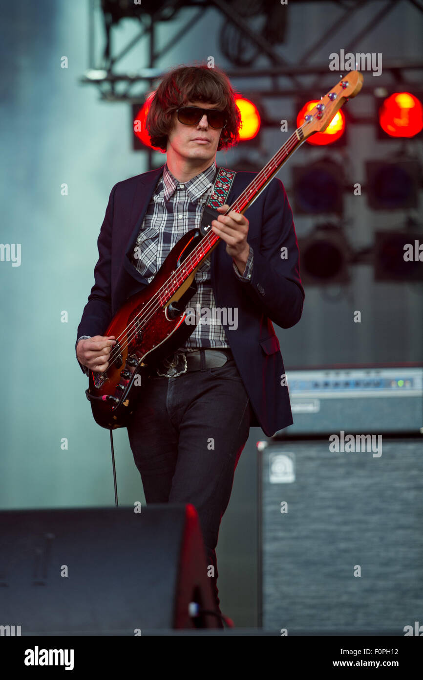 Nick valensi the strokes hi-res stock photography and images - Alamy