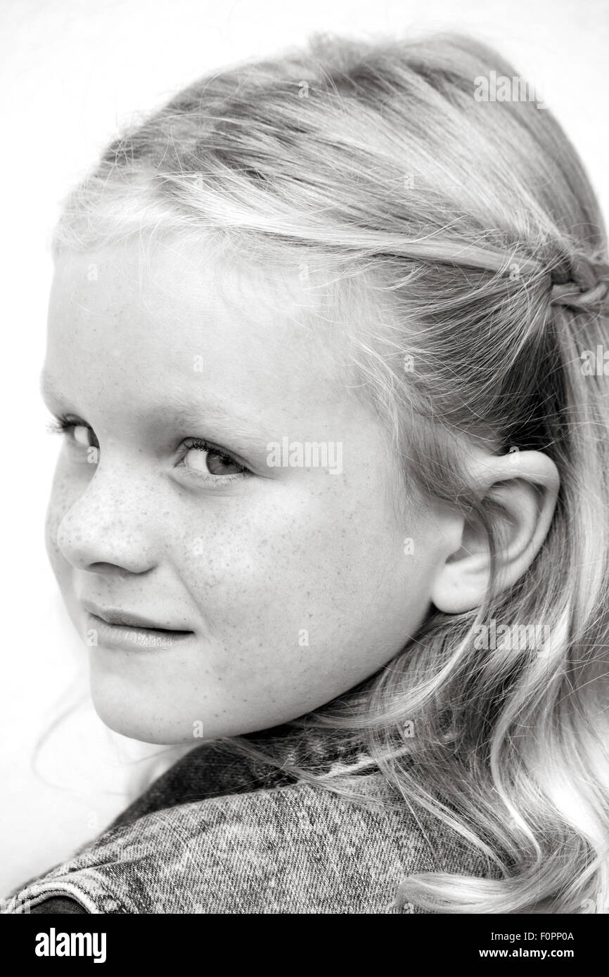 Portrait of a girl in black and white Stock Photo - Alamy