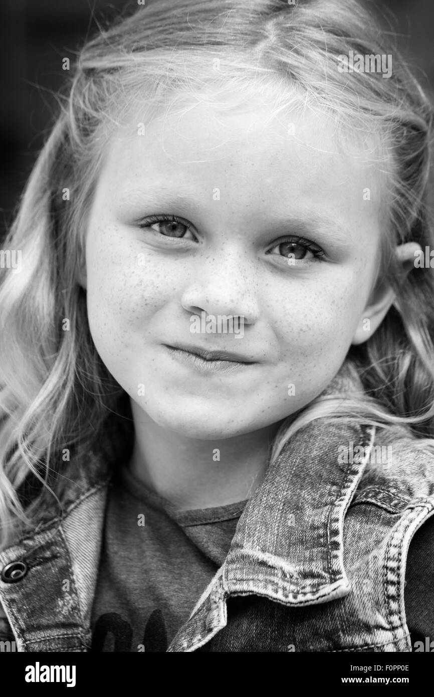 Portrait of a girl in black and white Stock Photo - Alamy