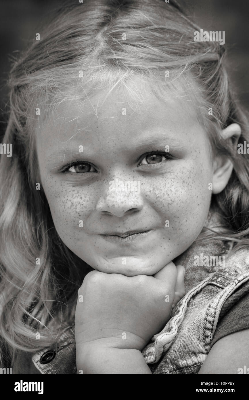 Portrait of a girl in black and white Stock Photo - Alamy