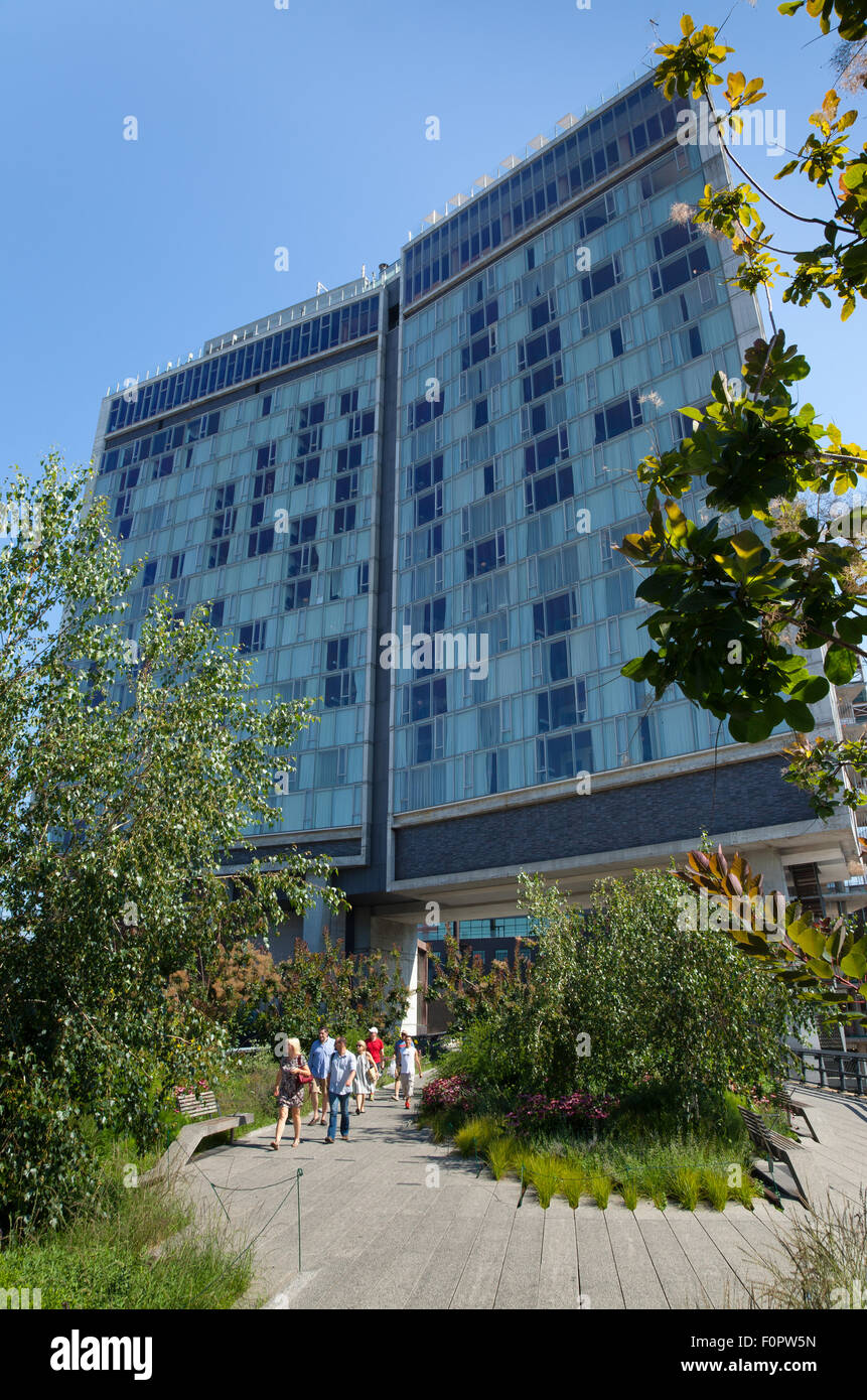 High line public park hi-res stock photography and images - Alamy