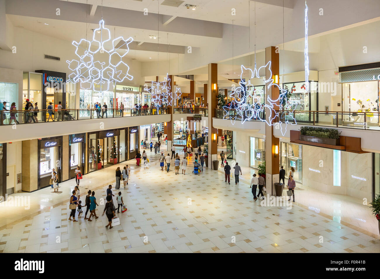 Shopping mall interior usa hi-res stock photography and images - Alamy