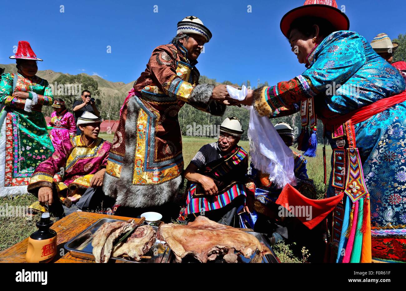 Народность уйгуры китай. Югур. Сарыг югуры. Югур. Народы китая.