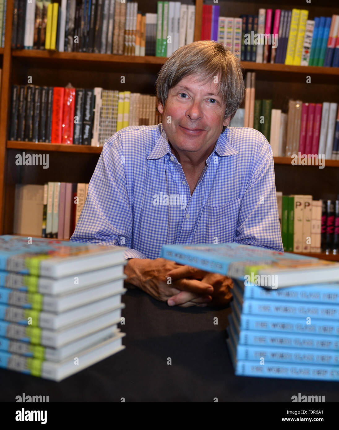 Dave Barry greets fans and signs copies of his book