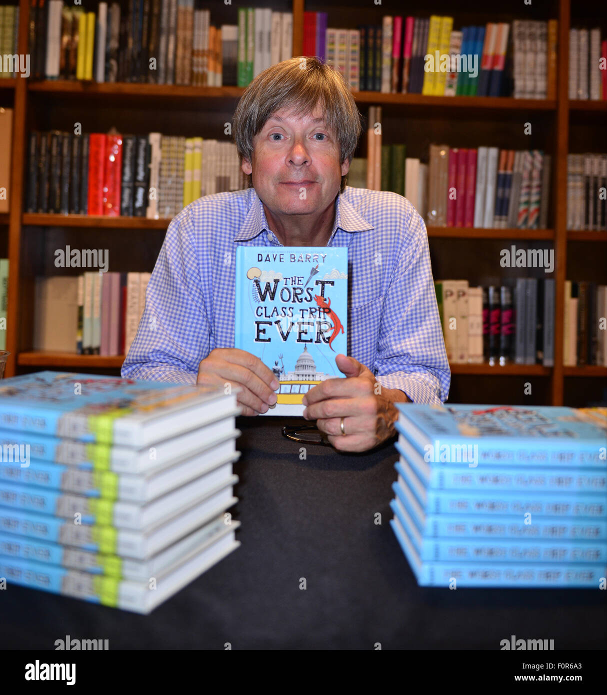 Dave Barry greets fans and signs copies of his book